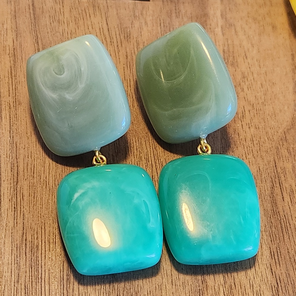 Sage and Seafoam Green Marbled Resin Drop Statement Earrings Modernist Gold Tone - Picture 3 of 5